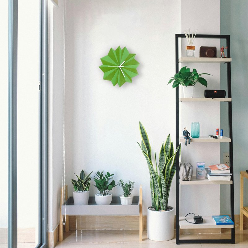 Origami绿色 - 双色挂钟有 2 种绿色色调 - 时钟/闹钟 - 木头 绿色