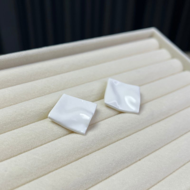 Minimalism 白瓷耳环 White Fold Square 圣诞 派对 礼物 包装 - 耳环/耳夹 - 瓷 白色