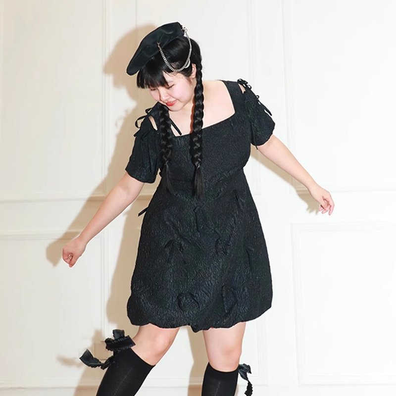 半月天使 原创大码微胖云朵裙摆蝴蝶结连衣裙 - 裙子 - 其他材质 黑色