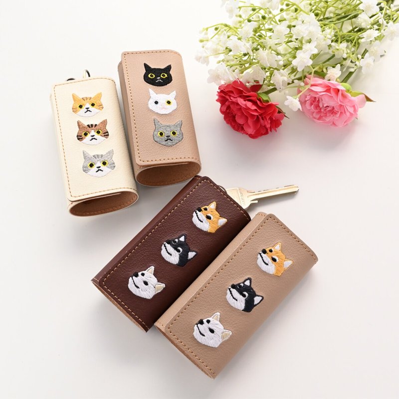 钥匙包【刺绣 三猫 柴犬 2件组】可任选 皮革 母亲节 猫 狗 钥匙 智慧钥匙 A151I - 钥匙链/钥匙包 - 真皮 咖啡色