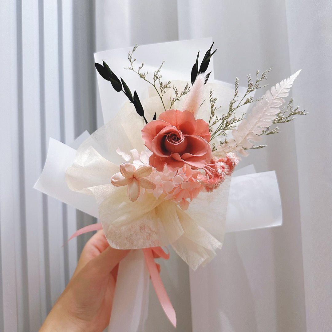 永生韩式花束-莫兰迪粉。情人节花束。生日花束(赠提袋) - 干燥花/捧花 - 植物．花 