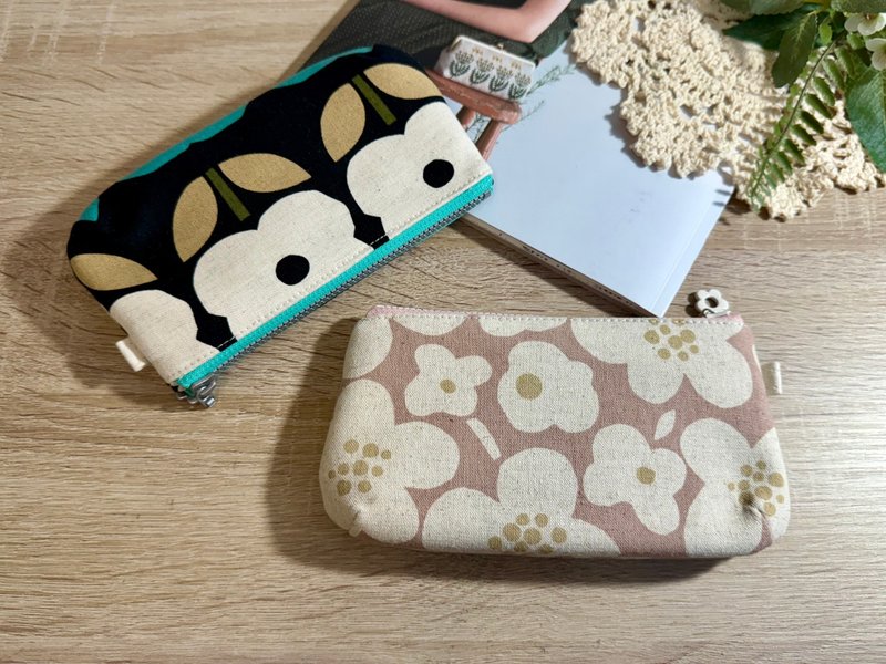 【现货】北欧之花系列小物包漾日常大花拉链小包/化妆包粉/ - 化妆包/杂物包 - 棉．麻 