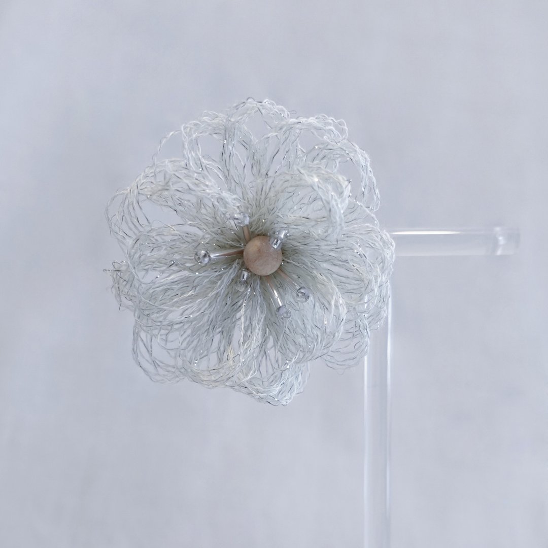 纤纤花・手工刺绣耳环 L / M - 耳环/耳夹 - 绣线 白色