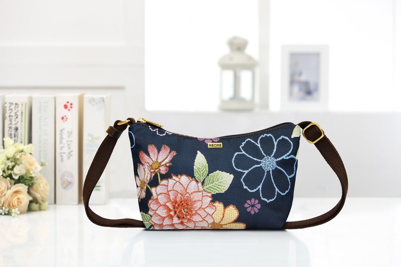 元宝斜背包 防泼水 平织缇花 赏夜菊 - 侧背包/斜挎包 - 其他材质 黑色