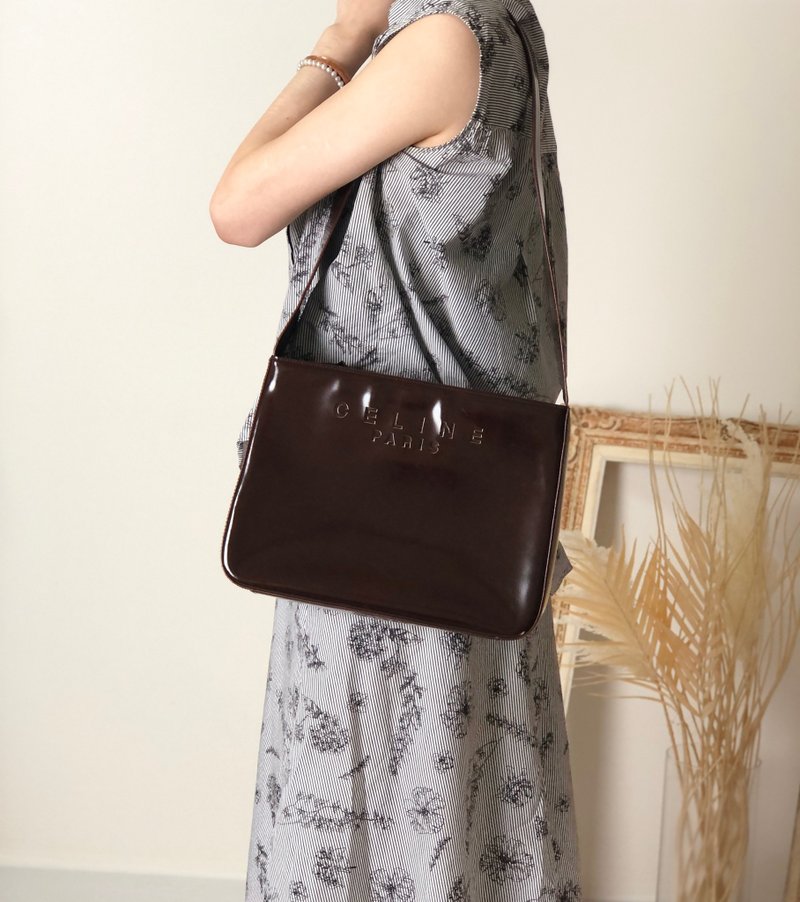 【日本直送 名牌二手包】CELINE  સુંદરીઓ 侧背包 棕色 标志 镂空 漆皮 vintage 古董 e4mff8 - 侧背包/斜挎包 - 真皮 咖啡色
