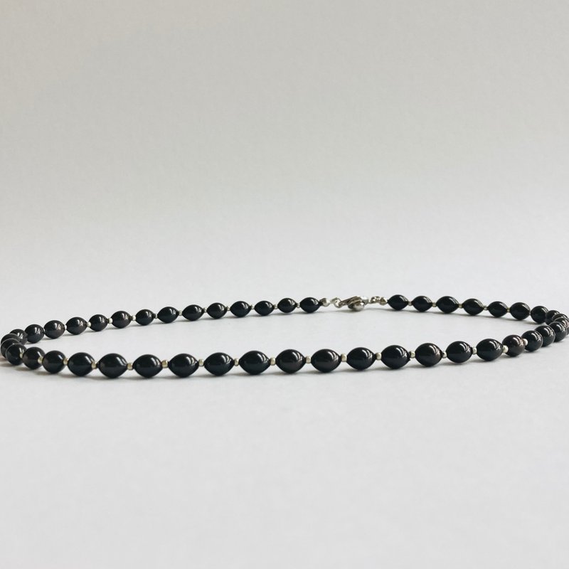 玻璃巴洛克珍珠与珠饰项链／约 6x8mm，全长约 45cm／酒红黑／日本制造 - 项链 - 玻璃 黑色