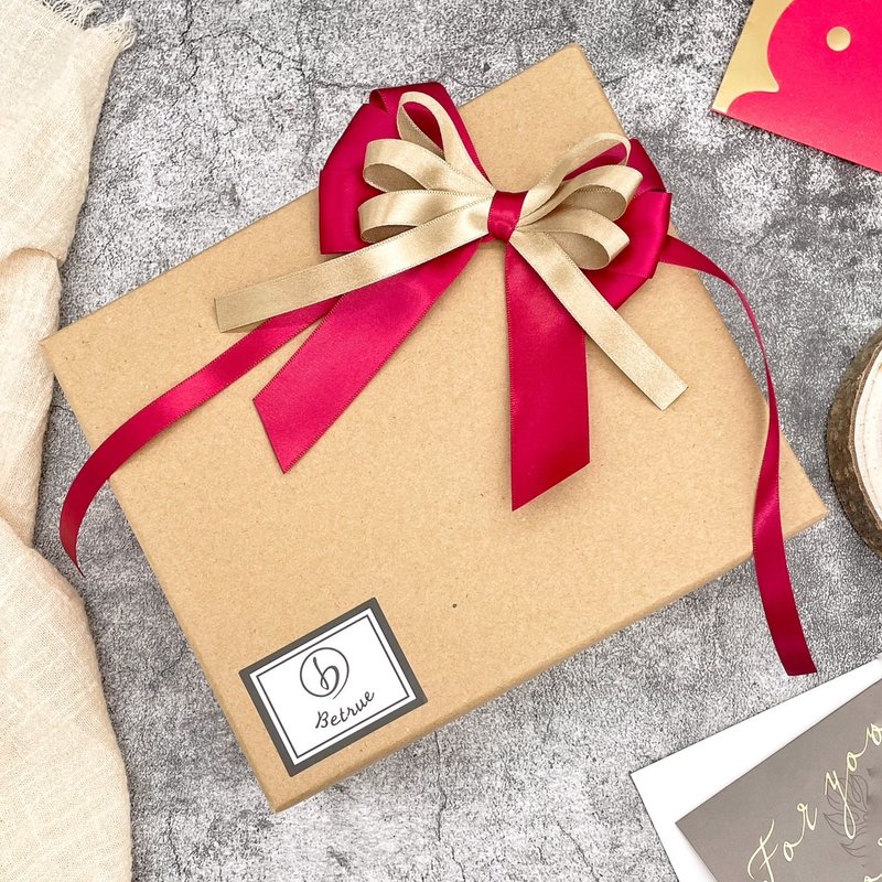 【送礼最佳 包装礼盒】品初 送蝴蝶结 拉菲草装饰 适合送礼 - 纸盒/包装盒 - 纸 卡其色