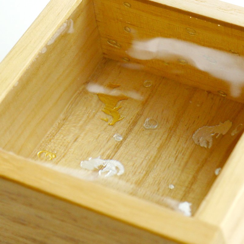 桐の箔押し酒枡 金魚 - 摆饰 - 木头 金色