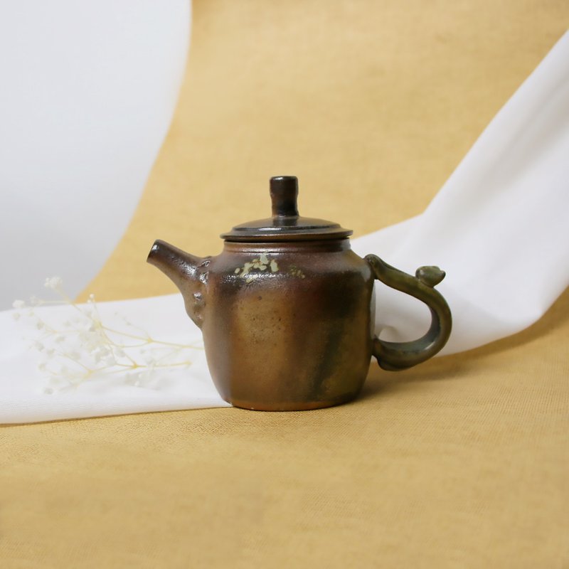 站在星球的猫胡麻惬意壶 新彩烧 柴烧陶艺 手作作品 | 陈威恩作品 - 茶具/茶杯 - 陶 咖啡色