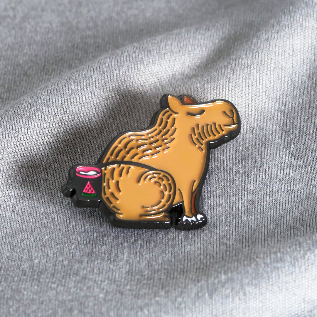 Craggy Capybara 珐琅徽章 – 攀岩者抱石者礼物 – 攀岩针 – 등반 クライミング - 徽章/别针 - 其他金属 多色