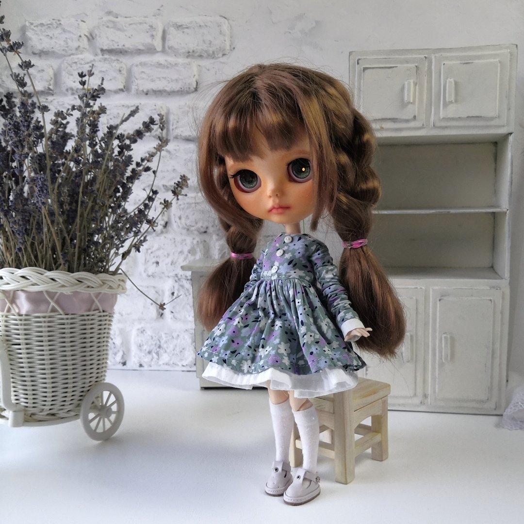 手工制作的绿色连身裙。给布莱斯娃娃穿上衣服。衣服1/6娃娃。服装布莱斯娃娃 - 玩偶/公仔 - 棉 