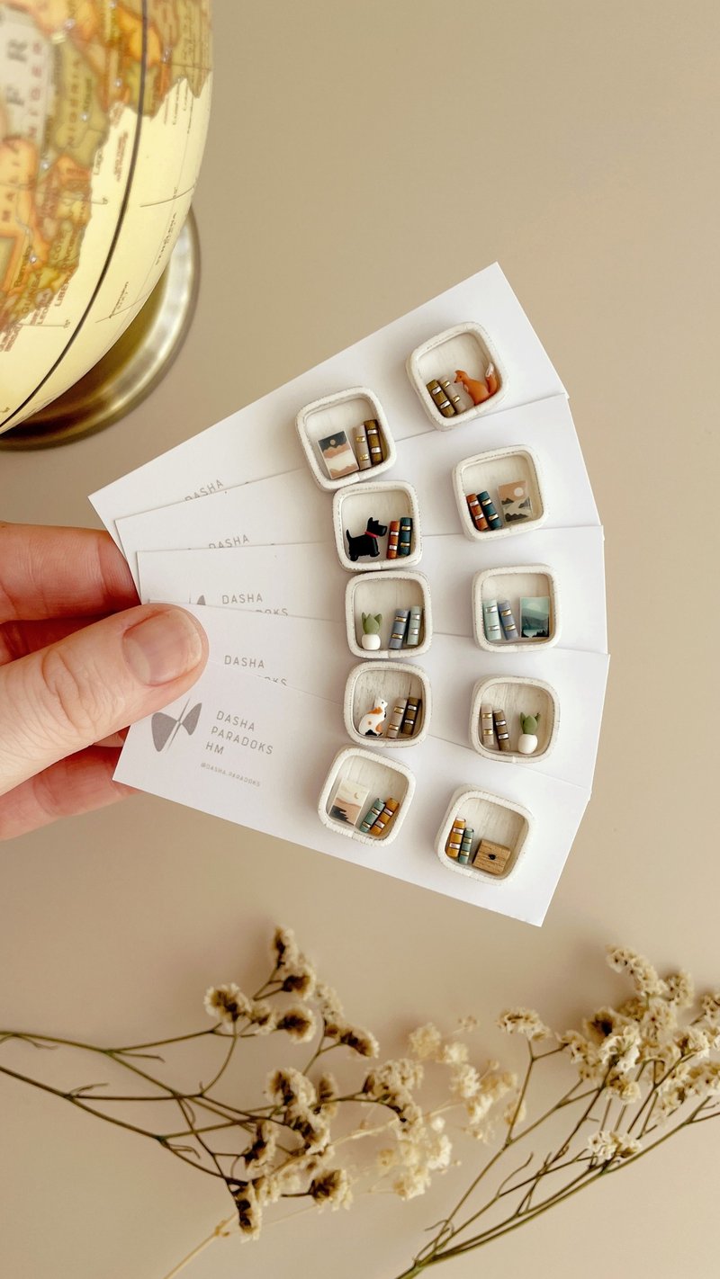 白色书柜耳钉，方形耳钉 - 耳环/耳夹 - 其他材质 白色