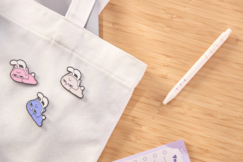 UGLYMEWS 金属徽章 - 徽章/别针 - 其他金属 多色