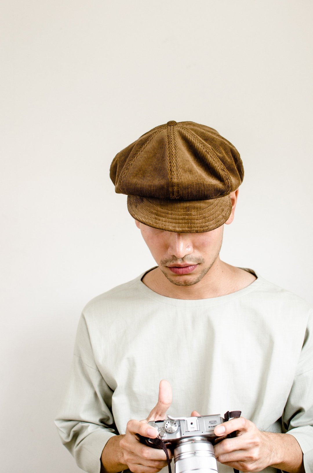 PALINI x Twentysecond Corduroy Newsboy Cap - Brown - 帽子 - 棉 咖啡色