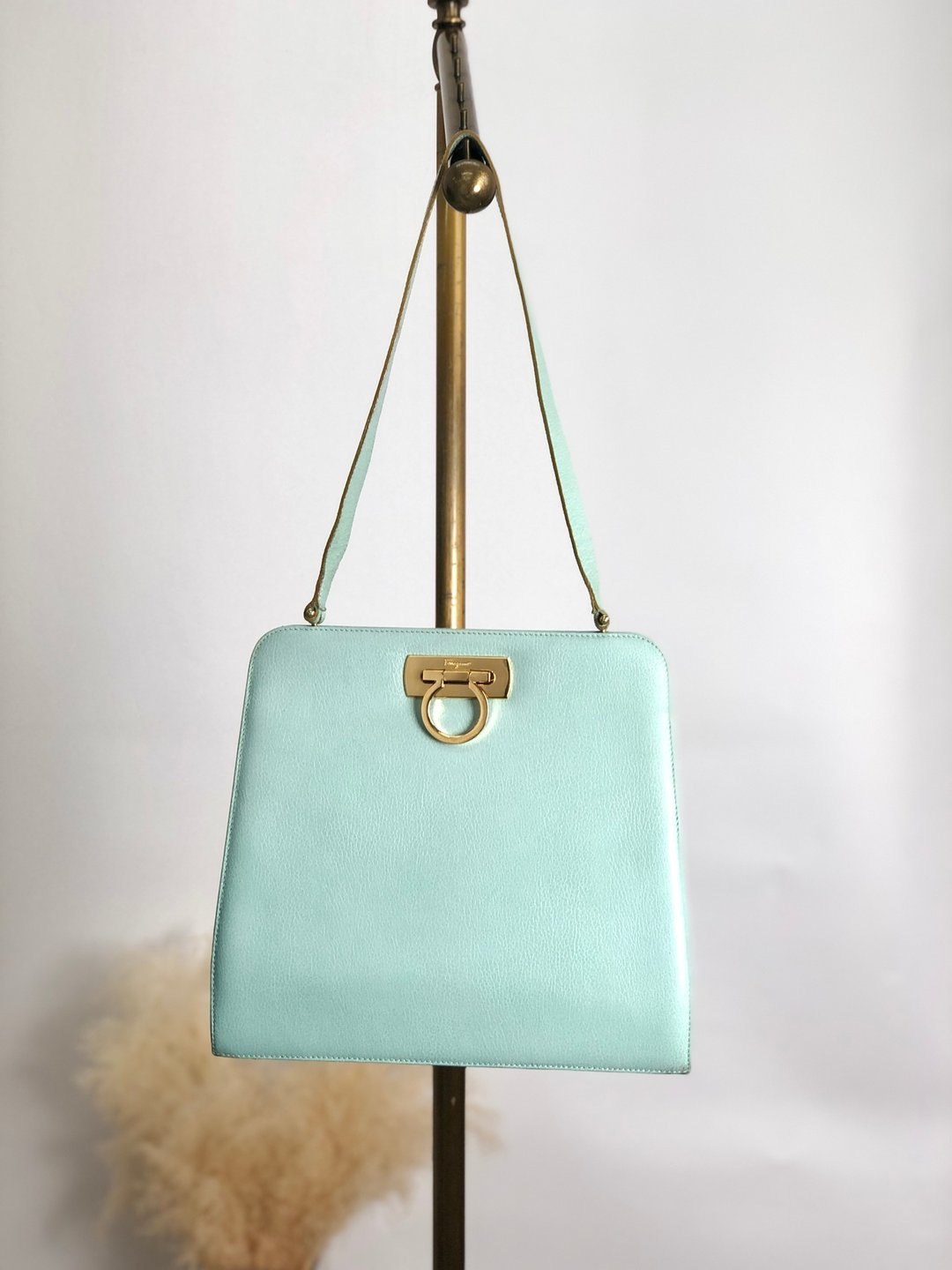 【 日本直送 名牌中古包 】Salvatore Ferragamo  સલવાટોર ફેરાગામો 侧背包 浅蓝色 Gancini 皮革 gvnagm - 侧背包/斜挎包 - 真皮 蓝色