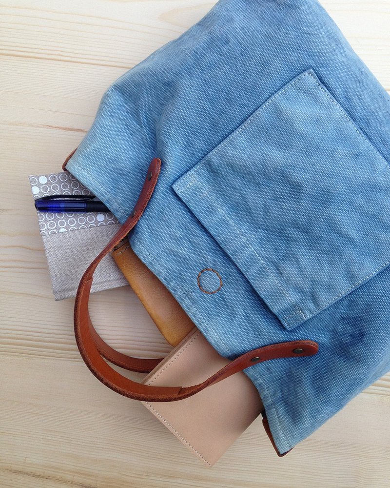 Rectangle dyed canvas tote. Size (S) - 手提包/手提袋 - 棉．麻 蓝色