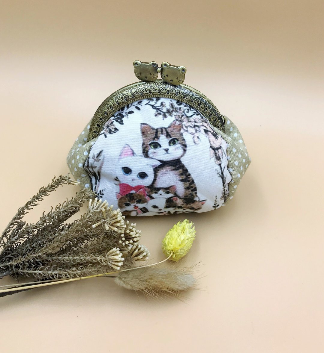 猫猫可爱风复古8.5厘米金属口金零钱包 - 手拿包 - 棉．麻 