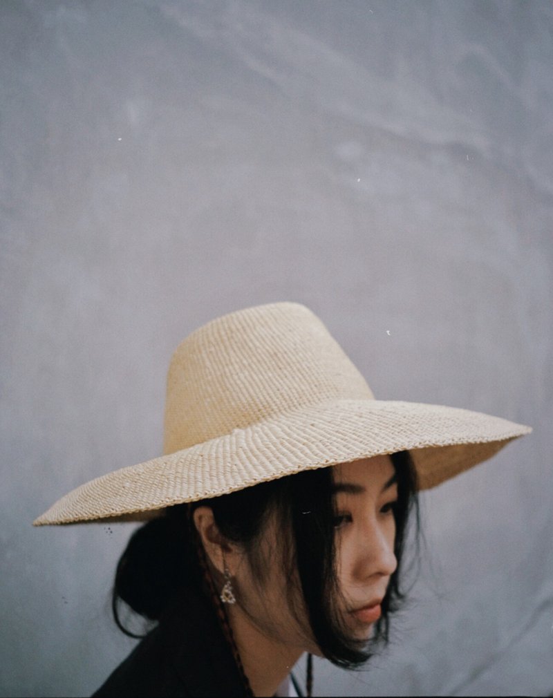 Golden Shell /  925银 贝壳珠 14k注金玻璃珠 耳环 - 耳环/耳夹 - 贝壳 