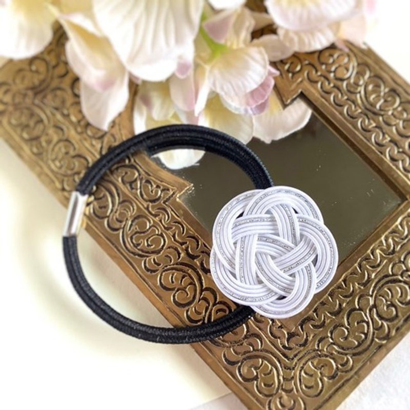 Hair tie [Flower lover flower] Mizuhiki flower White Silver Snow - 发饰 - 其他材质 白色