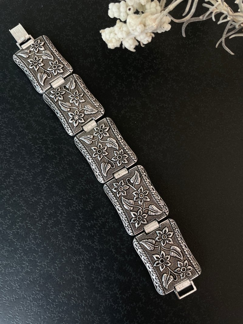 老又好古董珠宝 Vintage 银色雕花方块手链手镯 BR1 - 手链/手环 - 其他金属 银色