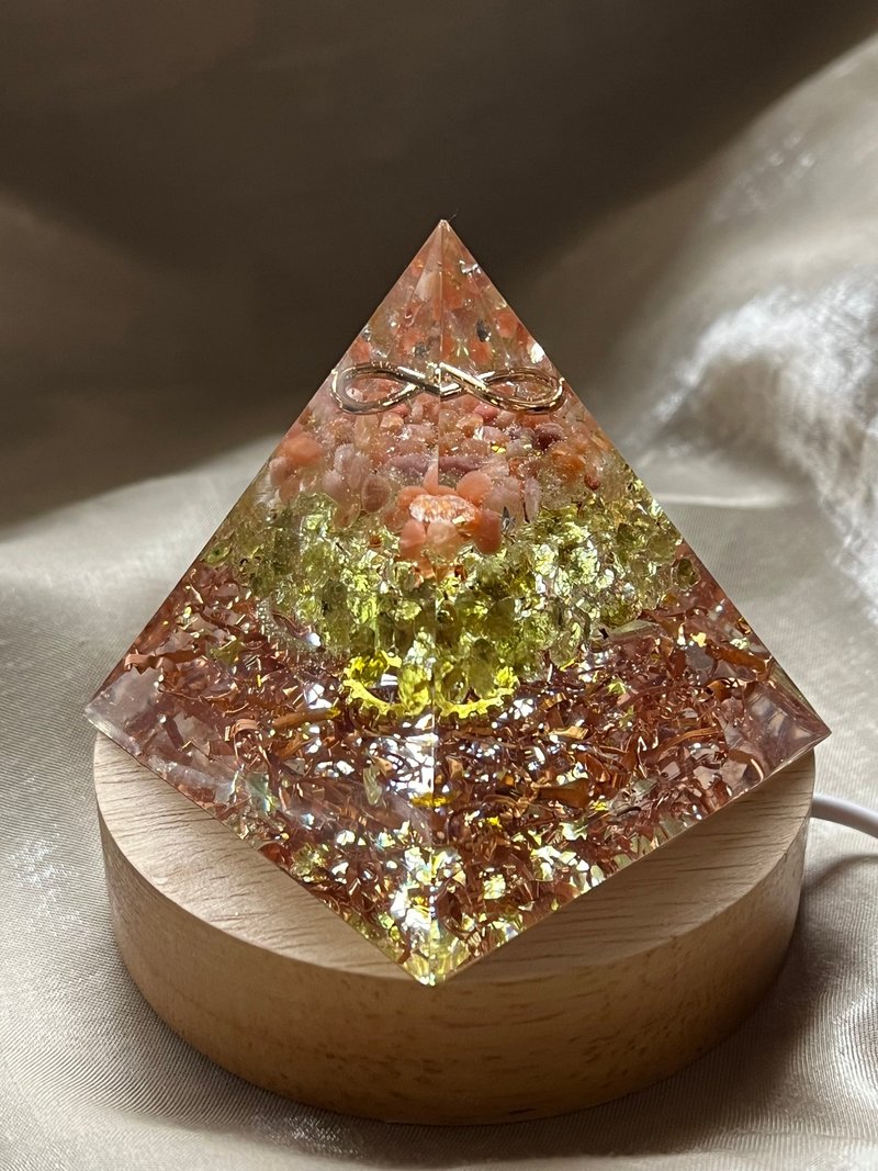 订制【奥刚能量塔-给显化未来的你】橙兔毛/橄榄石-奥根金字塔 - 灯具/灯饰 - 树脂 