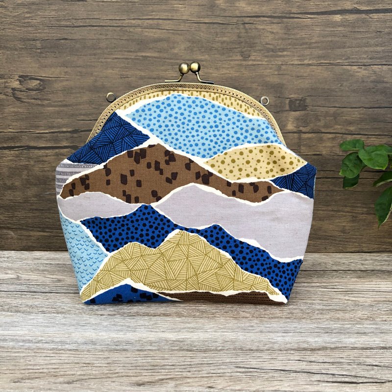 山丘口金包/侧背包/がまぐちバッグ - 侧背包/斜挎包 - 棉．麻 咖啡色