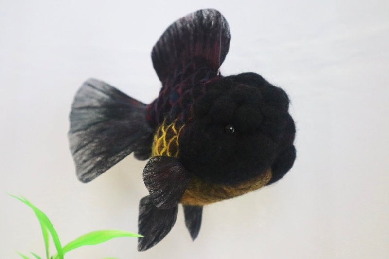 摇曳的羊毛毡金鱼 -黑荷兰狮头金鱼- - 玩偶/公仔 - 羊毛 黑色