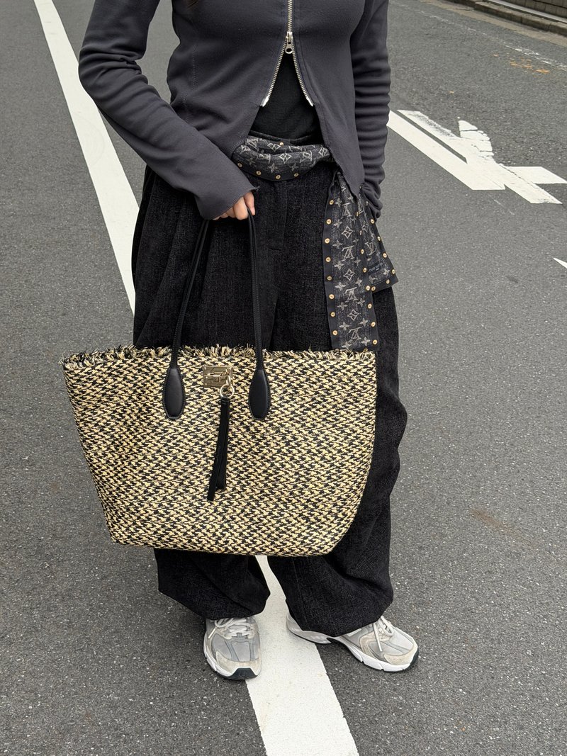 中古包 Ferragamo 菲拉格慕 特别款 黑白草编托特包 - 手提包/手提袋 - 其他材质 卡其色