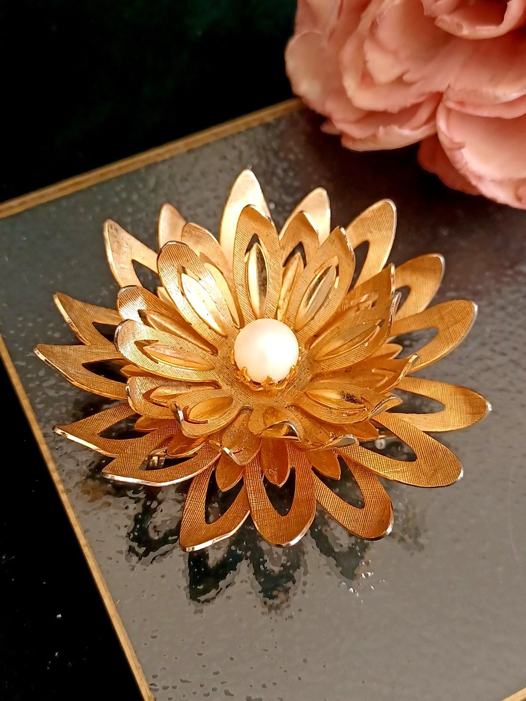 vintage jewelry Sarah cov   金色立体珍珠金盏花 别针 - 胸针 - 其他金属 