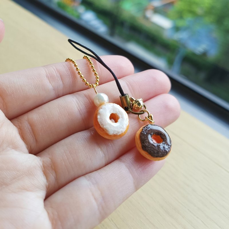 不发胖甜甜圈 糖霜、可可 手工吊饰/饰品/袖珍黏土-3minutes - 吊饰 - 粘土 白色