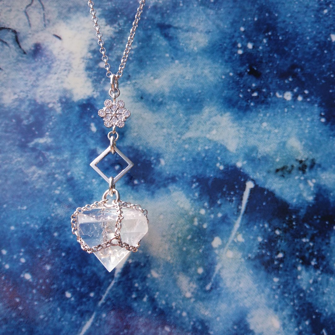 【冬季限定 Snowflake】白水晶小金字塔项链 / 925纯银 - 颈链 - 半宝石 白色
