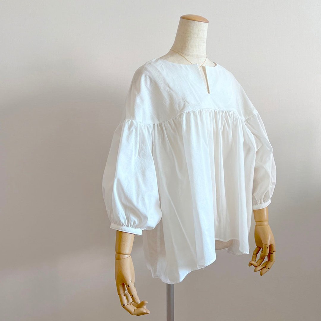 Cotton Keyhole Neck Gathered Blouse Off-White Made-to-Order - 女装衬衫 - 棉 白色