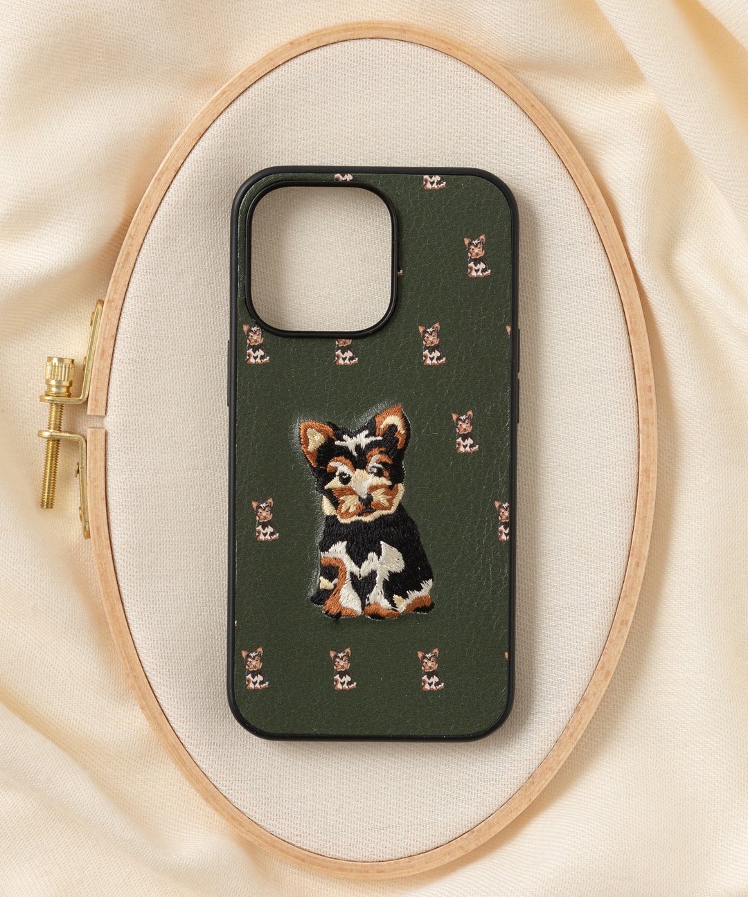 立體刺繡手機殼 iPhone 13 PRO PU合成皮革 狗狗x深橄榄色 - 手机壳/手机套 - 聚酯纤维 多色