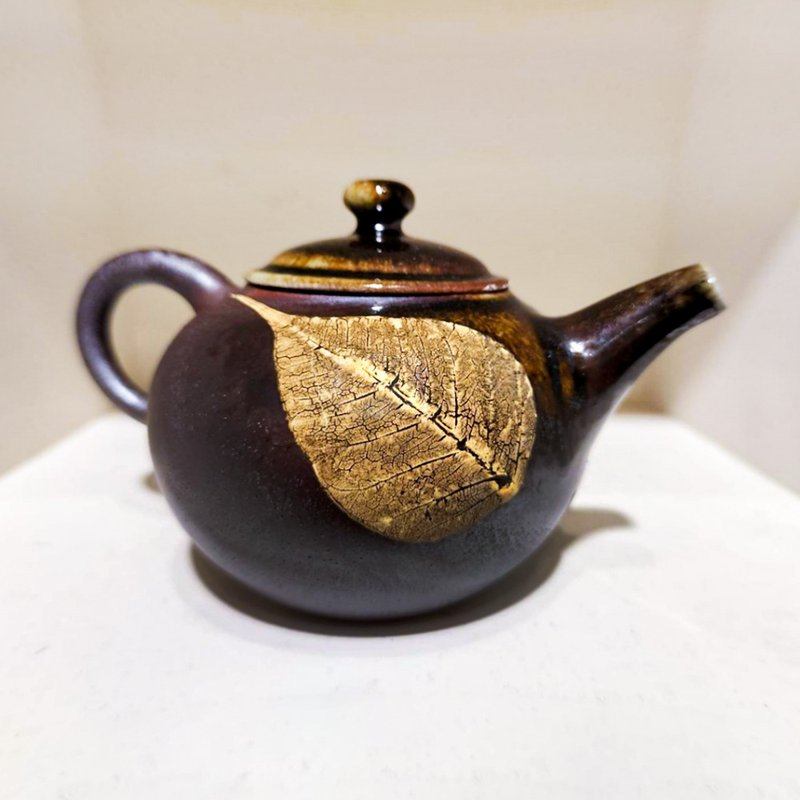 一叶菩提 木叶柴烧正把壶 160cc 菩提叶 茶壶 - 茶具/茶杯 - 陶 咖啡色