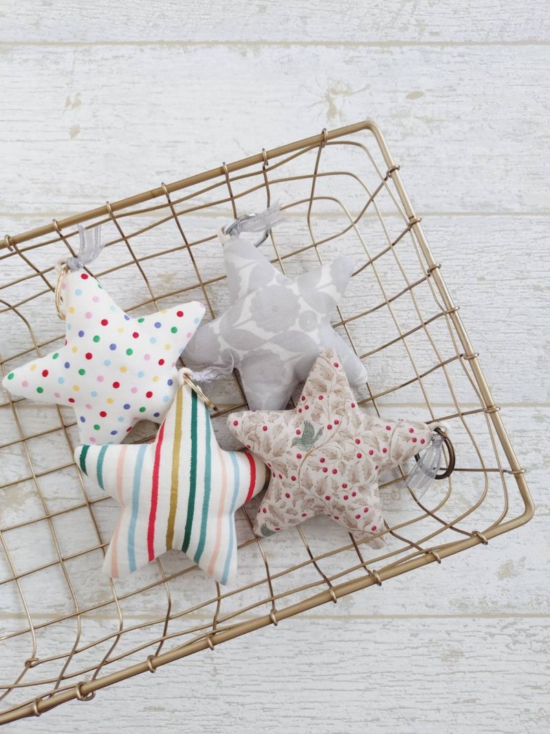 现货!【IFV/草本香气吊饰/钥匙圈】星星款 薰衣草 日本布 美国布 - 香薰/精油/线香 - 棉．麻 白色