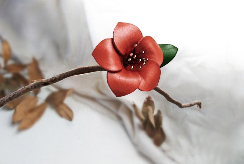 木棉花皮革-胸针/夹式双用 - 胸针 - 真皮 