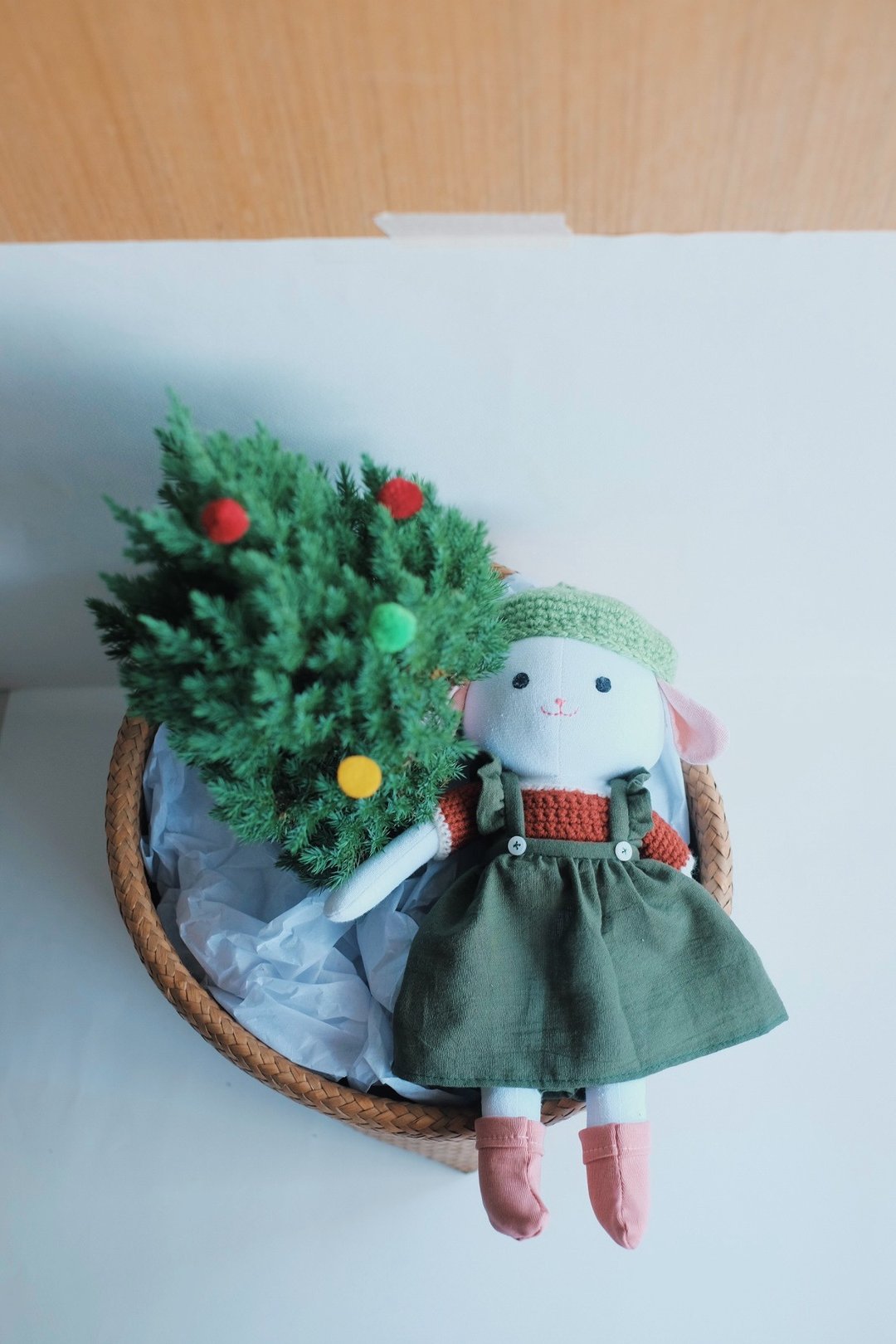 Rabbit doll Put on a Christmas outfit - 玩具/玩偶 - 棉 