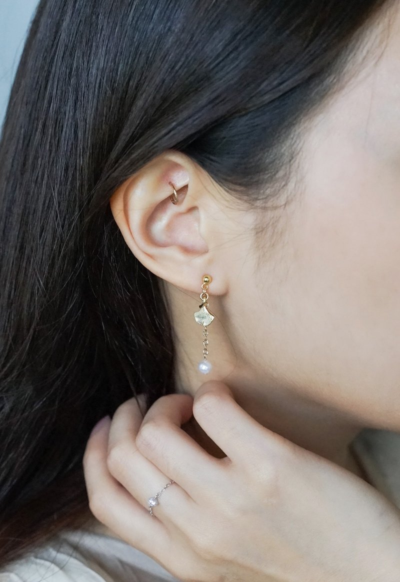 精雕银杏 925纯银手工淡水珍珠 垂坠耳环耳夹 - 耳环/耳夹 - 纯银 金色