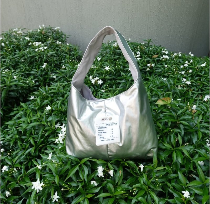 Wyllabrand Mini Croissant 帆布包 鲜味鲔鱼色 - 手提包/手提袋 - 其他材质 银色