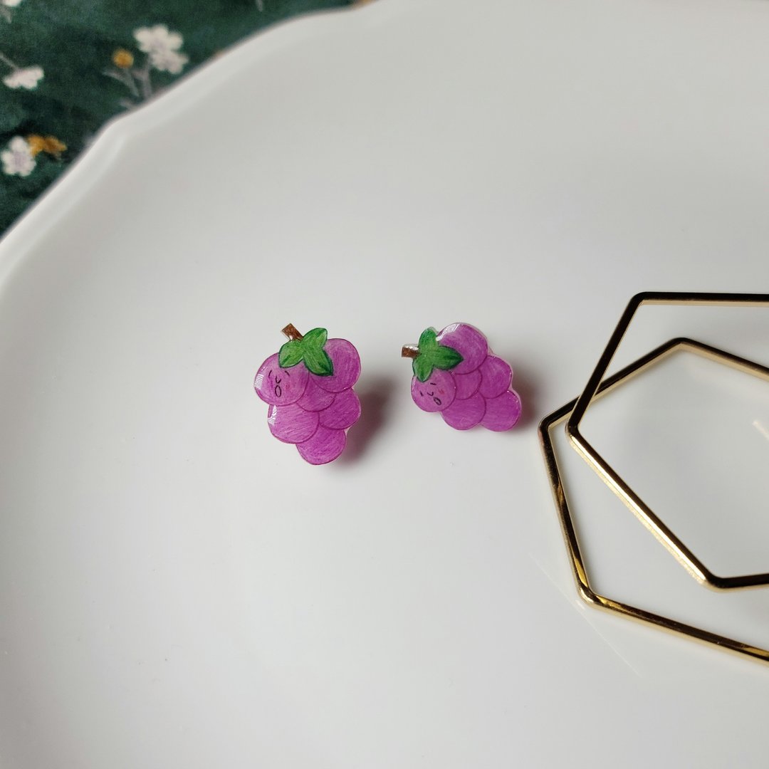 吃葡萄不吐葡萄皮 水果 可爱表情 手绘热缩片 耳环 - 耳环/耳夹 - 不锈钢 紫色