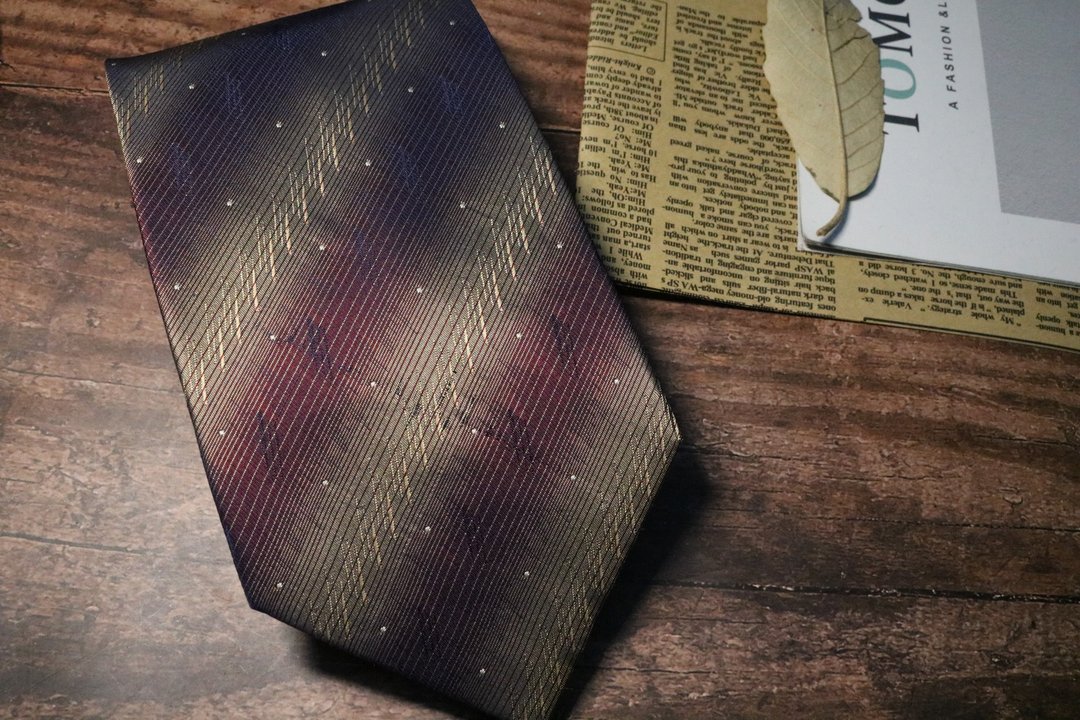 紫红色高档提花真丝领带绅士小物 - 领带/领带夹 - 丝．绢 多色