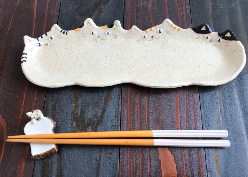 Long dish. The form of 4 cat's. - 盘子/餐盘/盘架 - 陶 白色