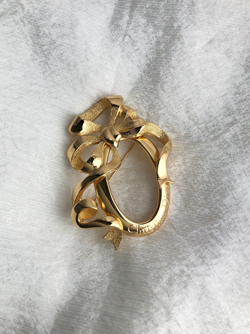 【日本直送 名牌中古包】Christian Dior クリスチャン ディオール 胸针 经典罗缎带造型 vintage 复古 xxvuwu - 胸针 - 其他材质 金色