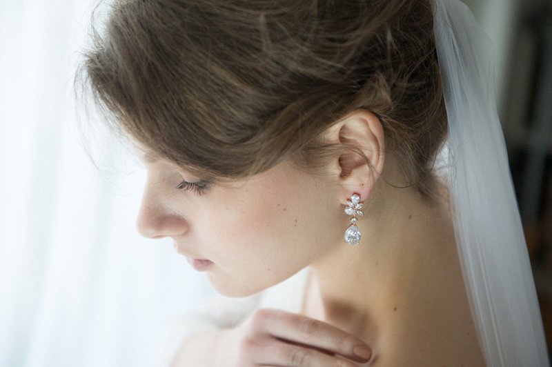 花瓣水滴锆石婚礼耳环 2196 - 耳环/耳夹 - 其他材质 