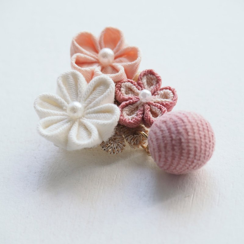 【甜美恋曲】温柔淡韩粉系花定制扣针/胸针/心口针 つまみ细工 - 胸针 - 棉．麻 粉红色