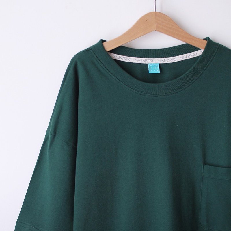 短版 宽松落肩 纯棉 素面 口袋Tee - 深绿 - 已售完 - 女装 T 恤 - 棉．麻 绿色