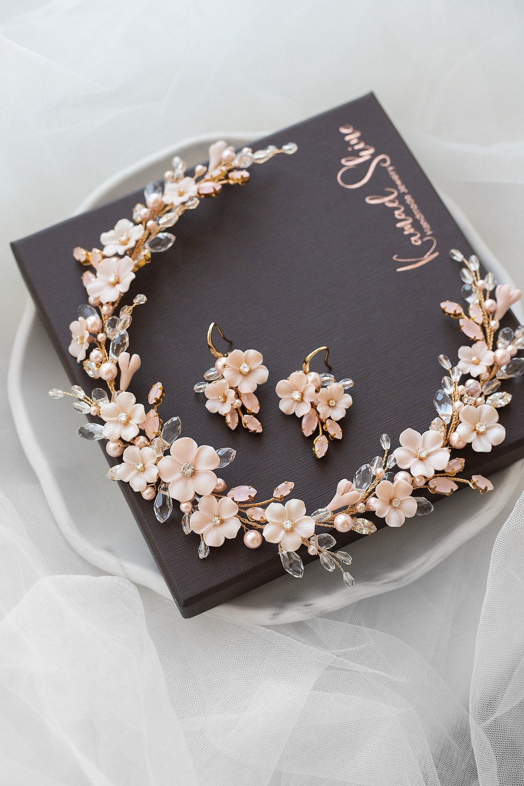 Powder pink floral hair piece and earrings for bride, flower bridal jewelry set - 发饰 - 粘土 粉红色