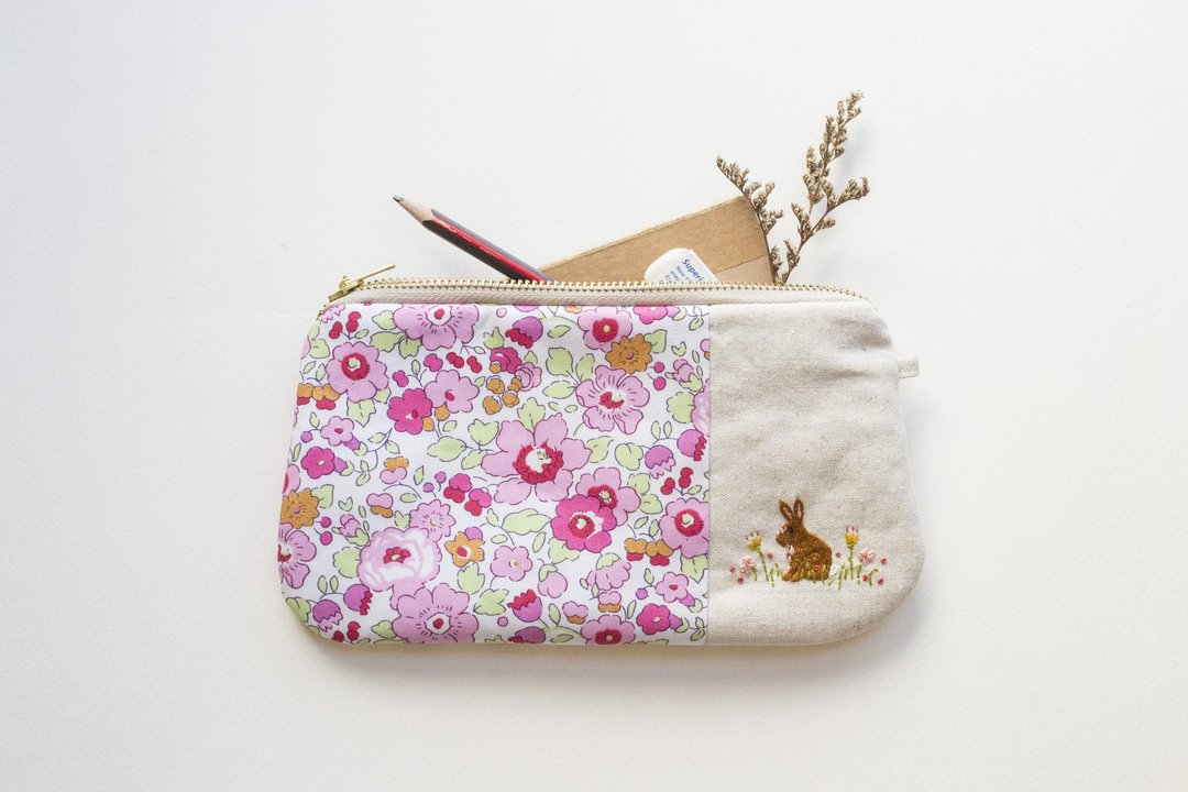 兔 Rabbit Embroidered Liberty Print Zip Pouch - 其他 - 棉．麻 粉红色