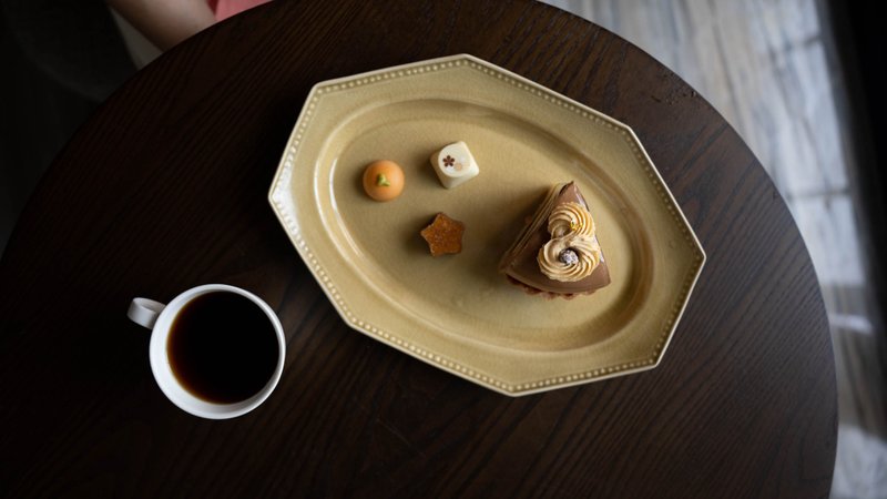 日本陶艺作家 吉田健宗 手作 长八角　黄/白 - 盘子/餐盘/盘架 - 陶 