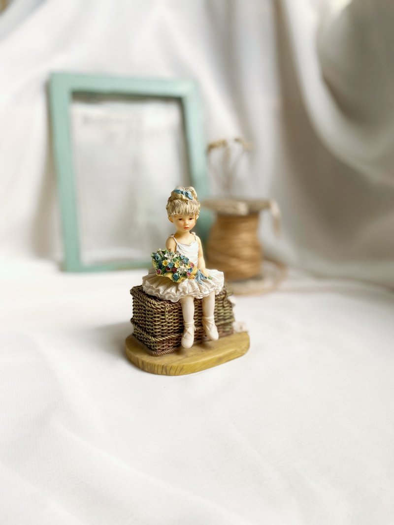 【好日恋物】英国the leonardo collection Waiting In The Wings - 玩偶/公仔 - 树脂 多色